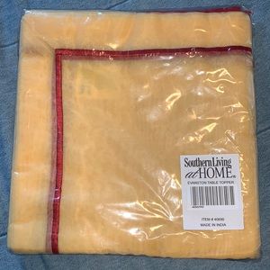 Southern Living at Home table topper
